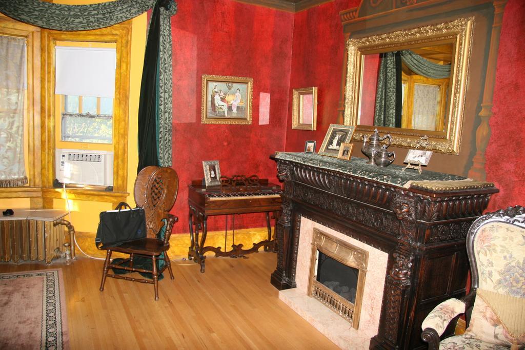 The Brumder Mansion Milwaukee Exterior photo